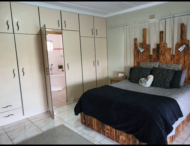 4 BEDROOM HOUSE RENTED IN ILLOVO GLEN